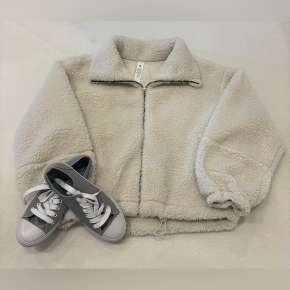 Lululemon Athletica Drawstring Waist Sherpa Jacket - Picture 3 of 16